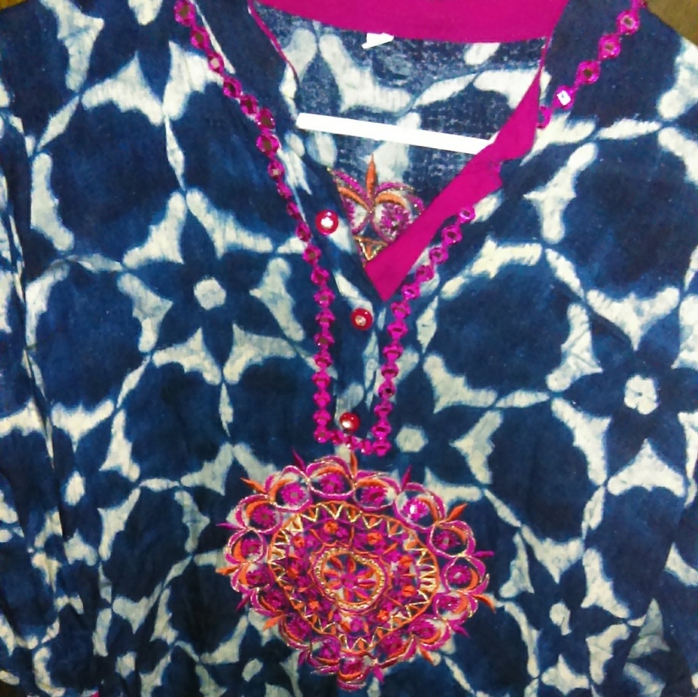 Hand crafted tunic - Picture 2 of 3